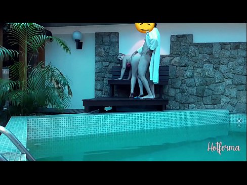 ❤️ Baas nooi bediende swembad toe, maar kon nie 'n warm weerstaan ​​nie ❤ Harde pornografie by ons af.xxxnd.ru